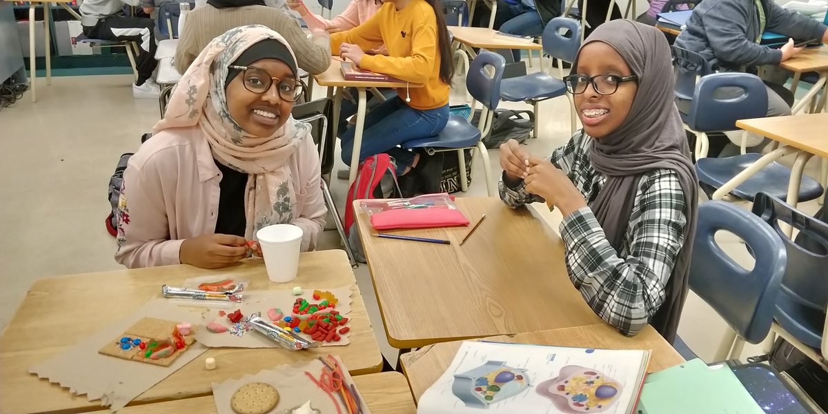 LaZerteScience's tweet photo. Students building the Incredible Edible Cell! #developcharacter #inspirepassion https://t.co/yvGCjeUL4o