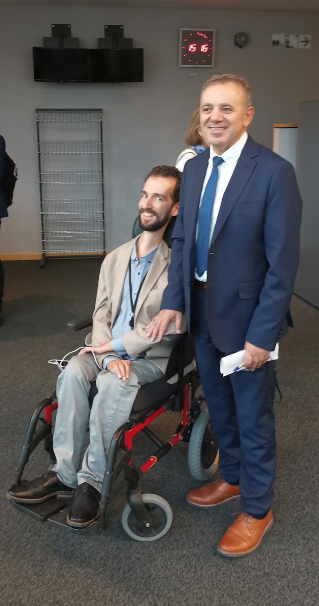 Kympouropoulos's tweet image. Σήμερα ήταν μια καλή μέρα. 
Ο Κύπριος συνάδελφος @MavridesCostas και εγώ εκλεγήκαμε στο Προεδρείο της Αντιπροσωπείας του Ευρωπαϊκού Κοινοβουλίου για τη #Μεσόγειο (#DMED). Οι μάχες για το #Δίκαιο και την #Ειρήνη στην Ανατολική Μεσόγειο τώρα έχουν #ελληνοκυπριακή υπογραφή.