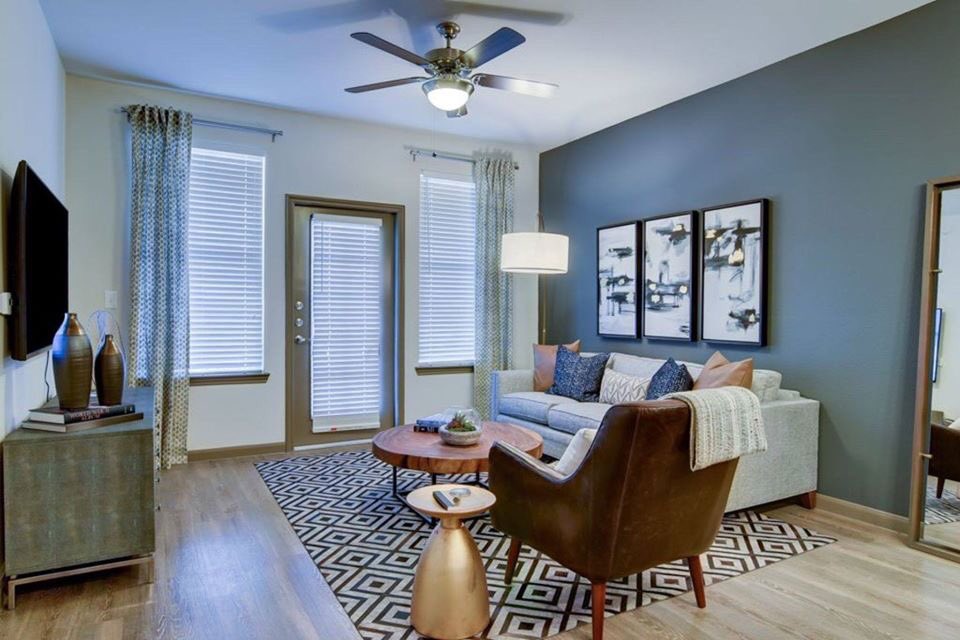 6 weeks free on 2 bedrooms. Dominion area. Call or text today. 210.215.7688 #realty #luxuryapartments #SanAntonio #apartmentlocator #RealEstate