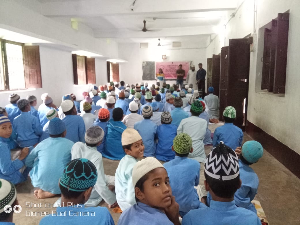 SBPJharkhand's tweet photo. @SbpSrishti taking Nutrition Workshop in Madarsa schools of #Koderma @dckoderma @SPreraks @smritiirani @NITIAayog @tini_tatatrusts @cmojhr @POSHANJHARKHAND @POSHAN_OFFICIAL @MinistryWCD @IprdKoderma #POSHANABHIYAAN #POSHANMAAH2019 #PoshanTyoharSeVyavahar #SahiPoshanDeshRoshan https://t.co/uQxztdrYf4