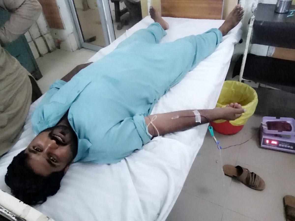 Hammad__arain's tweet photo. جس نے ایک انسان کی جان بچائی گویا اُس نے پوری انسانیت کی جان بچائی۔
رمضان المبارک میں شروع ہونے والی مہم کو برقرار رکھتے ہوۓ الحمدلله آج سرِعام ٹیم شرقپورشریف  کے سیکرٹری عبدالرحمن  نے ایمرجنسی میں  خون کا عطیہ دیا  
اور ڈھیروں دعائیں پاکستاب ذندہ باد۔
@Iqrarulhassan https://t.co/gNFM3PvqUq