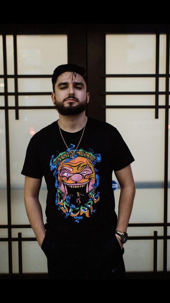 breezy_tucker's tweet photo. Just got booked for escape ✅☑️ LetsFuckenGeddit #ExperienceCreator #InsomniacFam #AreMyEyesOpenedOrClosed LOL https://t.co/DjjVHv8DUc