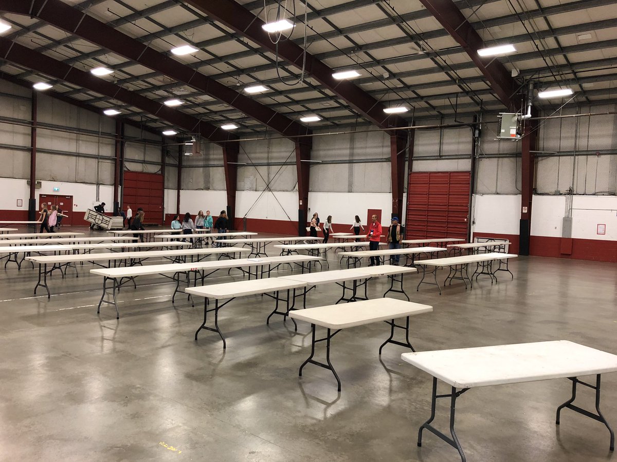 dvillage2's tweet image. Before and after with our leadership kids from @RobertBatemanSS 

#cslc @City_Abbotsford @JSarowa @virinder_braich @AbbotsfordSD