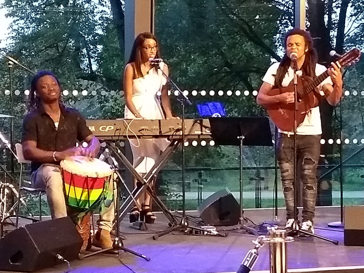 #racecouncilcymru #ifyiwobi #armyengagement A night with Ify Iwobi whose album is dedicated to kids who have faced bullying. It's a privilege for the Army to work with so many people who are making a difference.