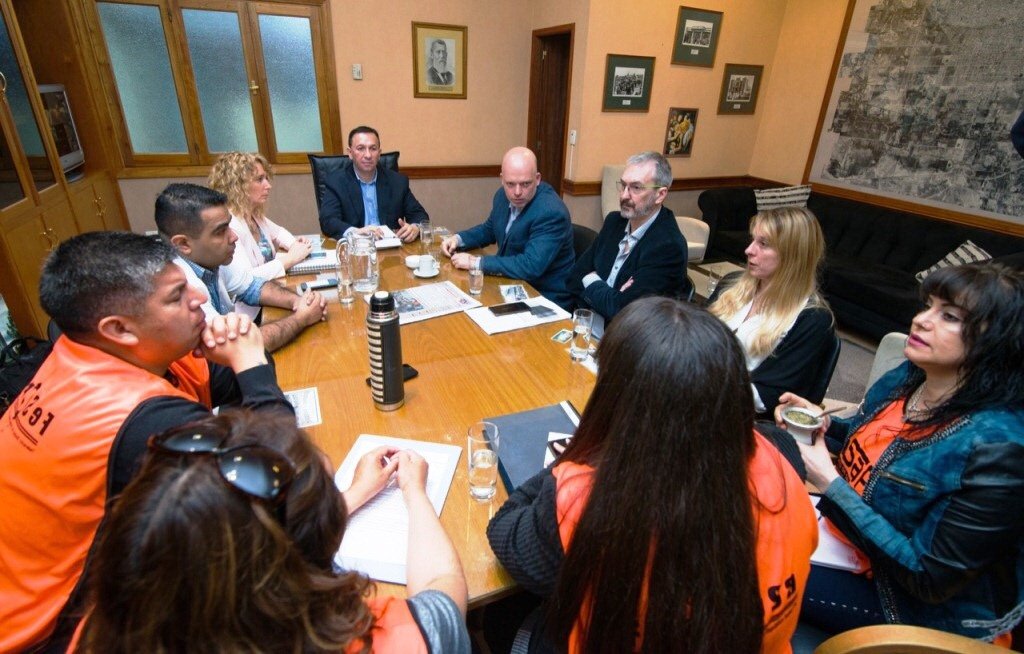 ChubutMe's tweet photo. El ministro Adrián Pizzi destacó la importancia de “buscar algún principio de acuerdo” con los gremios de Salud  https://t.co/o38OWkALuV https://t.co/bXHJa0FSnc