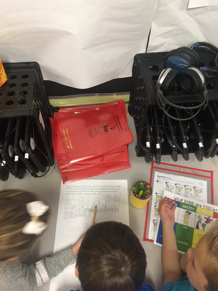 Heusner2ndGrade's tweet photo. 2Sa using problem solving strategies to figure out how many $10 bills make $1,000. Lots of math conversations! #WHY305 #HeusnerPride #heusnermath https://t.co/S67Ur4RgNh