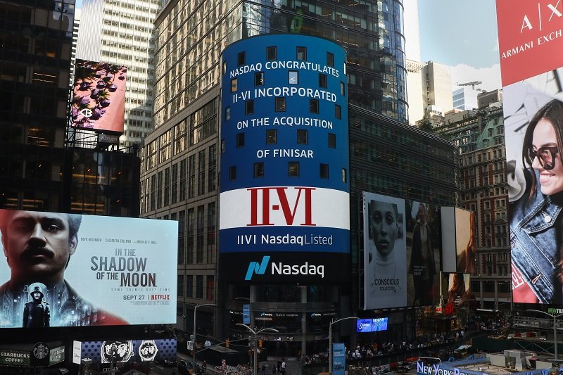 CoherentCorp's tweet photo. II-VI is excited for the future with Finisar joining the team! Thanks, @Nasdaq! https://t.co/i4lLr5q2Ck