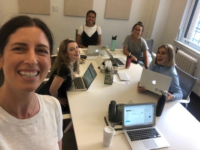 lanaobrien's tweet photo. The @vmwarevsan social team is all smiles for the #vForumOnline #vSANChat! 🤩 https://t.co/Nq3vVTwhW6