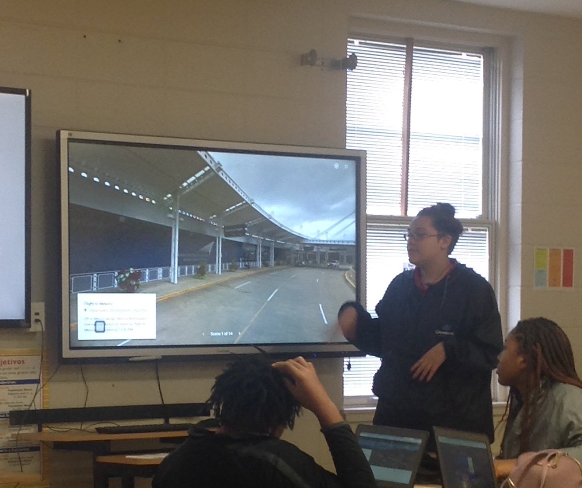 AngelaW07004588's tweet photo. LHS Tour Team using their #GoogleTours to promote travel to Spanish-speaking countries. #GoodAsGold @Kdknight24 @lincolnhs https://t.co/64a2sQs3GZ