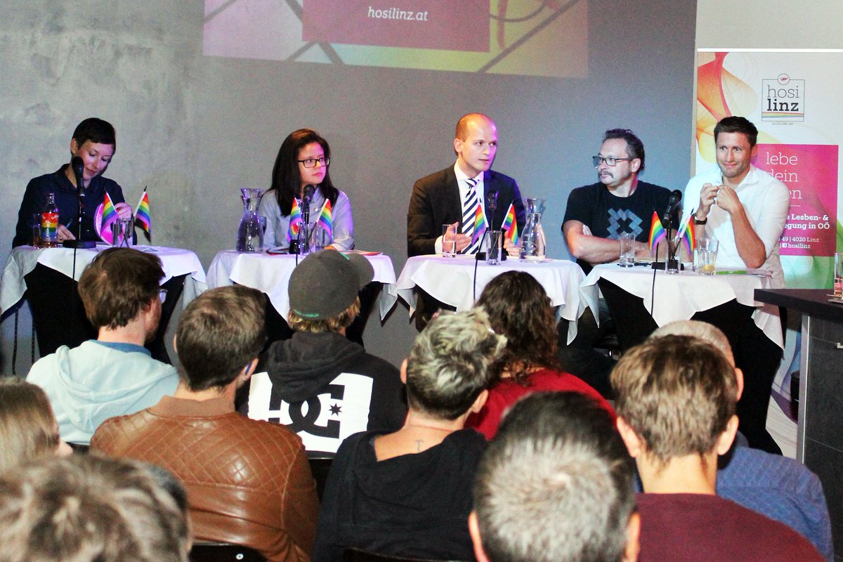 <a href="/hosilinz/">HOSI Linz</a> <a href="/SPOE_at/">SPÖ</a> <a href="/neos_eu/">NEOS - Die Reformkraft</a> @Gruene_Austria <a href="/kpoeplus/">KPÖ PLUS</a> <a href="/RadioFRO/">Radio FRO</a> Fotos: 
G. Niederleuthner/HOSI Linz
hosilinz.at/presseaussendu…