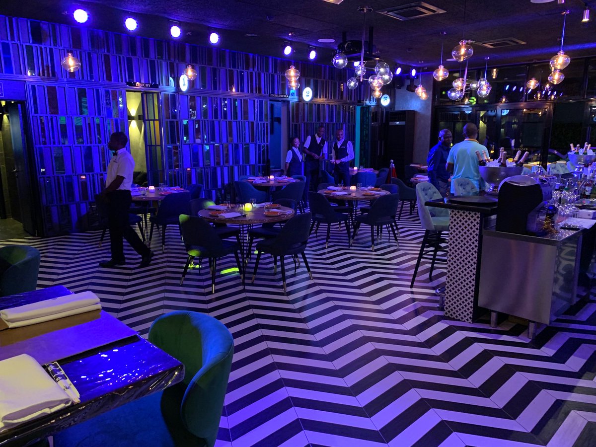 tallaraoul's tweet photo. Pardon ne me tuez pas

THE FAMOUS BISTRO CAFE
Ancien Alfresco
Bastos - Yaoundé

Ça ouvre aujourd’hui donc ce sera le dernier tweet de test 😅 https://t.co/t48d95WhUF