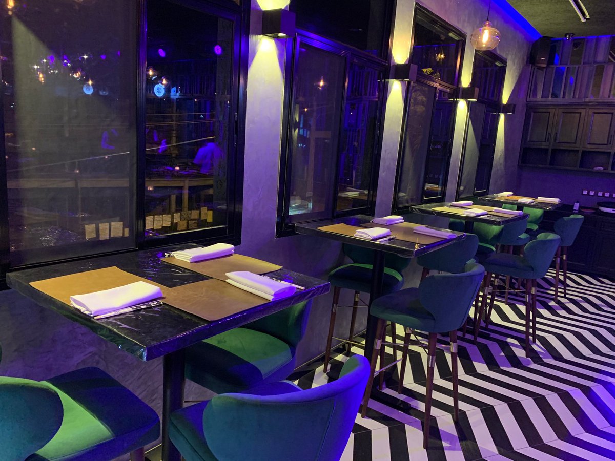 tallaraoul's tweet photo. Pardon ne me tuez pas

THE FAMOUS BISTRO CAFE
Ancien Alfresco
Bastos - Yaoundé

Ça ouvre aujourd’hui donc ce sera le dernier tweet de test 😅 https://t.co/t48d95WhUF