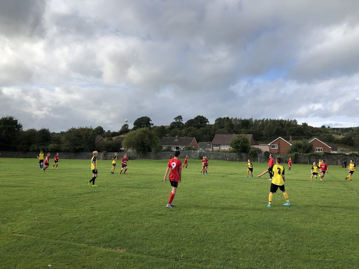 TheCyflePE's tweet photo. Excellent game of ⚽️ today between our u14 boys vs @LlanidloesHS in the @WelshSchoolsFA cup, Llani just edging it 3-2 after 1st half goals from Ollie J &amp; Griff. Great effort from whole squad, MoM Jake J, special mention to Iwan for stepping in gk last minute #lotsofpositives 👏 https://t.co/A1Vf8whJU2
