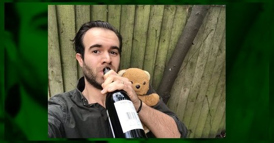 Christmas_UK's tweet photo. 2018 Run-up: Taskmaster creator and overall nice guy Alex Horne decided to run a Twitter version of Taskmaster throughout December. During #Taskendar a task would be set to all his followers, and the best ones got points. It was such a fun follow! https://t.co/1e0C9wFjdB https://t.co/iYpTq3lTVA