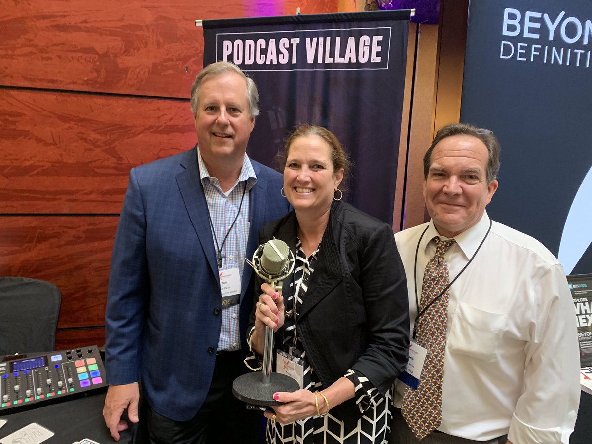 cbirney's tweet image. Always great to hang out with @contactjeff! At the #CommunicatorSummit talking trends in media and podcasting.