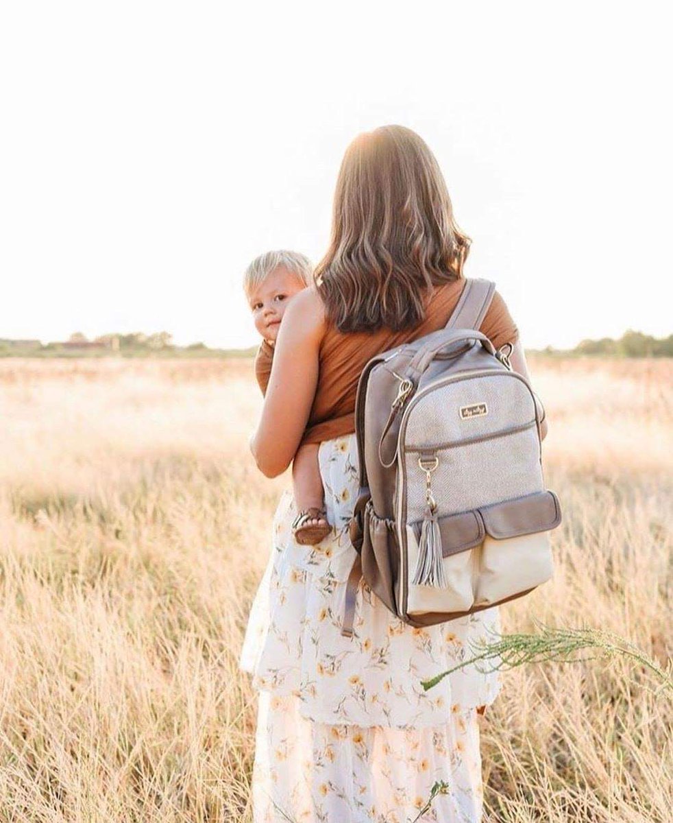 TheSensibleMama's tweet photo. We have a small number of the gorgeous Latte Boss bags available and ready to ship! So in case you missed pre-ordering, now is your time to snag one!
Link below ๐
https://t.co/2qB1oOoJSu
#thesensiblemama #itzyritzy #bossbag #diaperbag #momlife https://t.co/SKjsKQeRJr https://t.co/YQxhIoVZcL