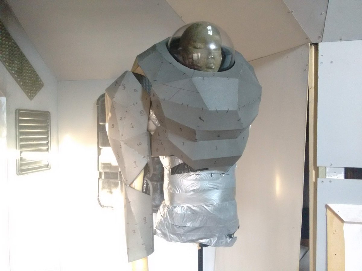 HawkShortFilm's tweet photo. #Robot suit's gradually coming together...

#Hawk #scifi #indiefilm #evafoam https://t.co/HqrWNdMgPX