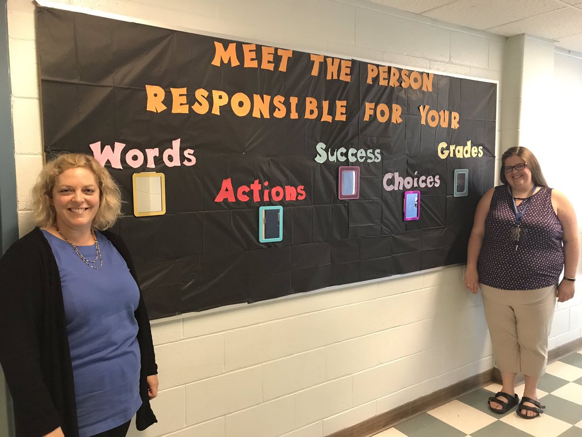 BerwickSchool's tweet image. Check out this awesome new inspirational bulletin board in our #middlelevel hallway made by @GullisonMadame and Ms. Bekkers! @AVRCE_NS 📌❤️