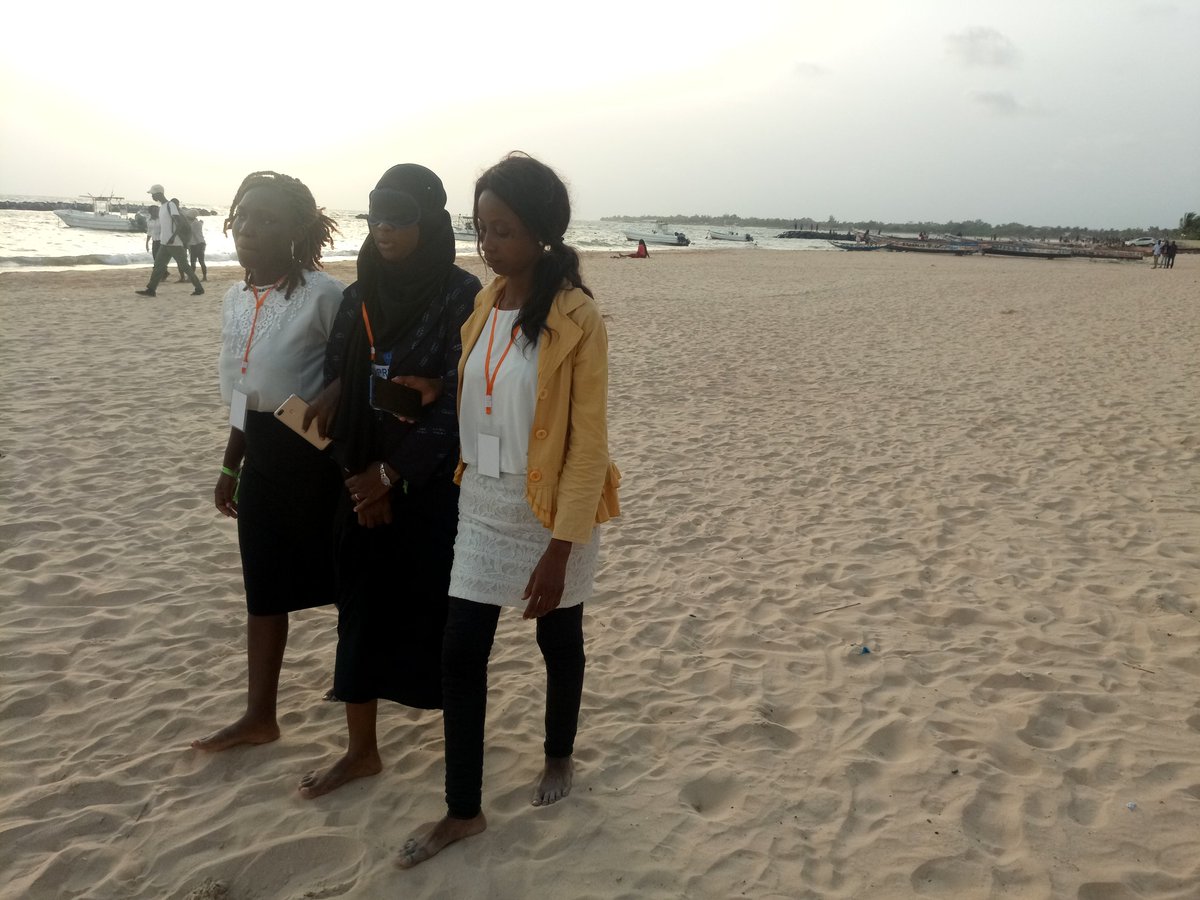 ashokaafriquefr's tweet photo. Session sur le bien être avec la #marche de la gratitude. #amexlead #SocEnt @AshokaAfriqueFr @AshokaAfrica @Tchanlandjou https://t.co/Re5gPM8Ciy