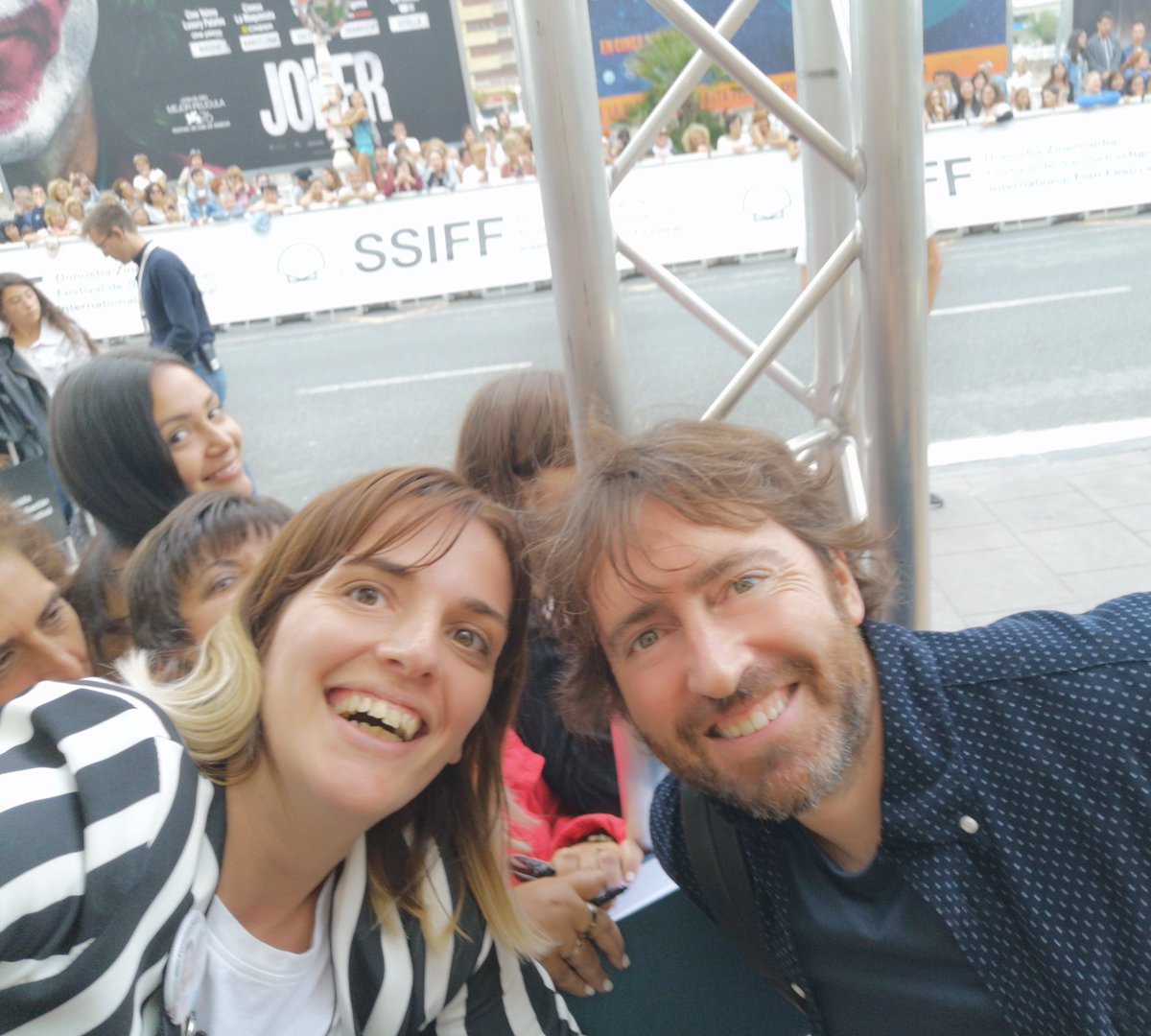 CineLocas's tweet photo. Ya está en @sansebastianfes  el maravilloso @sanchezarevalo para presentar su película #diecisiete..
Gracias por la foto!!
#67ssiff
#locasdelcinespañol https://t.co/4TWcBu92Ai
