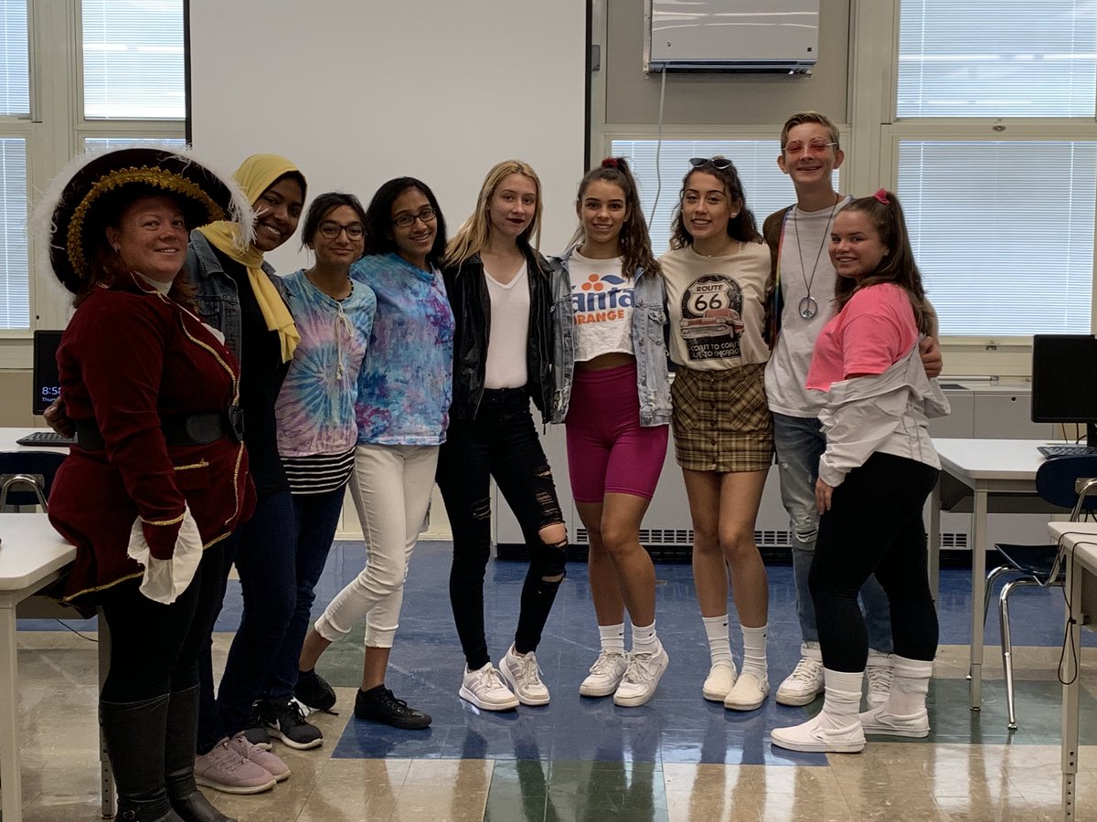 ColoniaHigh's tweet image. The Declaration Reporters have done an awesome job taking #SpiritWeek2019 photos this week. Follow their twitter accounts to see the photos they took and follow Coloniahs_ on Instagram for more photos. #thedeclaration @CHSPTONJ @WdbgSchools
