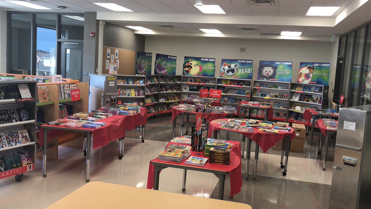 MsAnniWong's tweet photo. Our book fair is ready to go... stay tuned for a special raffle this year!  We look forward to seeing you on Wednesday @VictoriaSq_PS https://t.co/9PPhd7VpwG