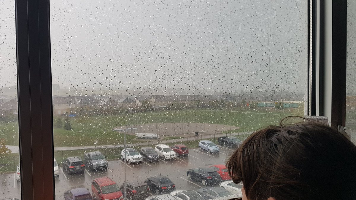 mswoodsAUP's tweet photo. Sometimes you just have to stop what you're doing and watch a lightening show roll by. If 5 secs = 1 mile, how far away is the storm in kms if we counted 3 secs? 2 secs? https://t.co/jt6FejtdY2