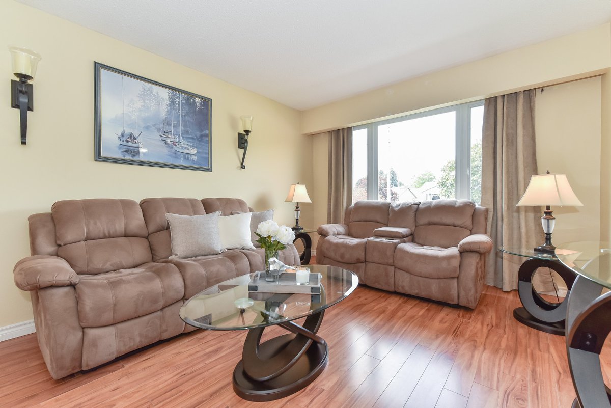trilliumwest's tweet photo. A nice and neat home in the heart of Kitchener West is bringing you bright spacious living, and nothing but the best. Recently renovated to become your dream space, we think Southwood is prime as your next living place --> https://t.co/2e5iiZHtir #KWawesome #MovetoKW https://t.co/Sto1zJEWC9