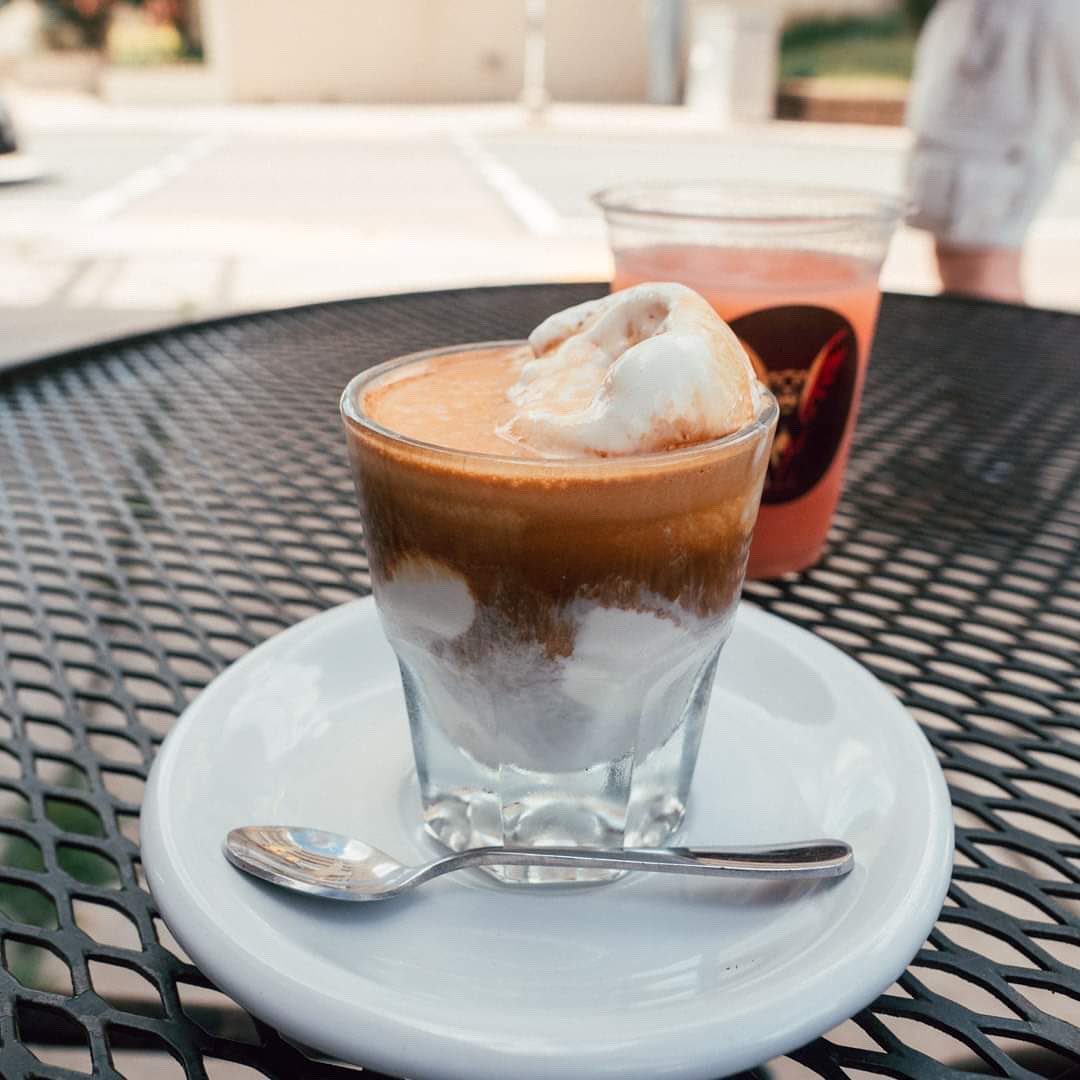 We're saying farewell to summer with this gorgeous Affogato (Espresso + Ice Cream). Simply amazing! 🌞
·
 📷 : Matt Davis