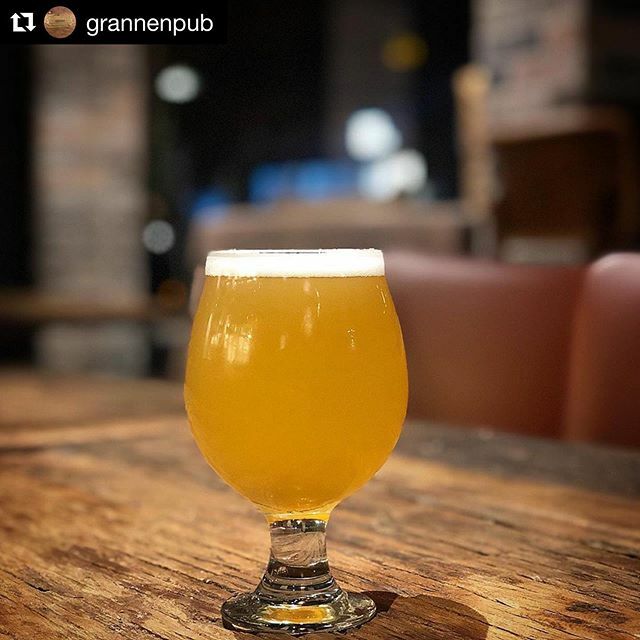 hillbillybrewer's tweet photo. Take a look at this beauty! ;) A collaboration between @skellefteabryggeri , @grannenpub  and Hillbilly Brewery ended up with this Tropical Haze Neipa. A very limited batch that can only be bought at Grannen Pub. .
.
#Repost @grannenpub with @get_repost
・・・
Tropical Haze NEI… https://t.co/KelmzlgliF