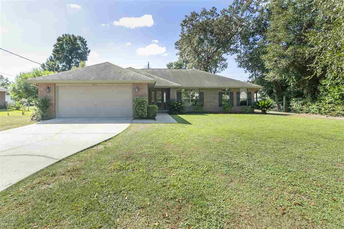 RealtorHenszey's tweet photo. Do you know someone looking for a great #property in #Pace?   #realestate https://t.co/6Ve0FF9EGu https://t.co/29gNQd2qkJ