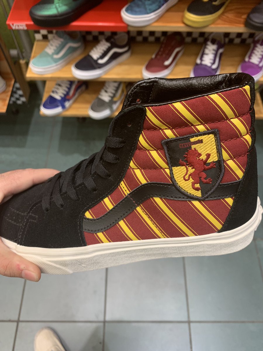 TheGunzShow's tweet photo. Yo @laceymmark   I mean I guess i gotta buy these right?  #GoGryffindor https://t.co/rxUKyPUVZV