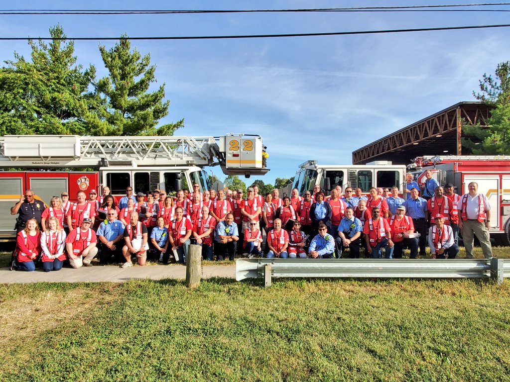 indianaRedCross's tweet photo. Group photo! 😊 THANK YOU @LillyPad for making such a difference in our communities across Indiana and around the world! Your team members are amazing and we were happy to have been part of your Global Day of Service! ❤ #WeAreLilly https://t.co/pkmLQVNbpR