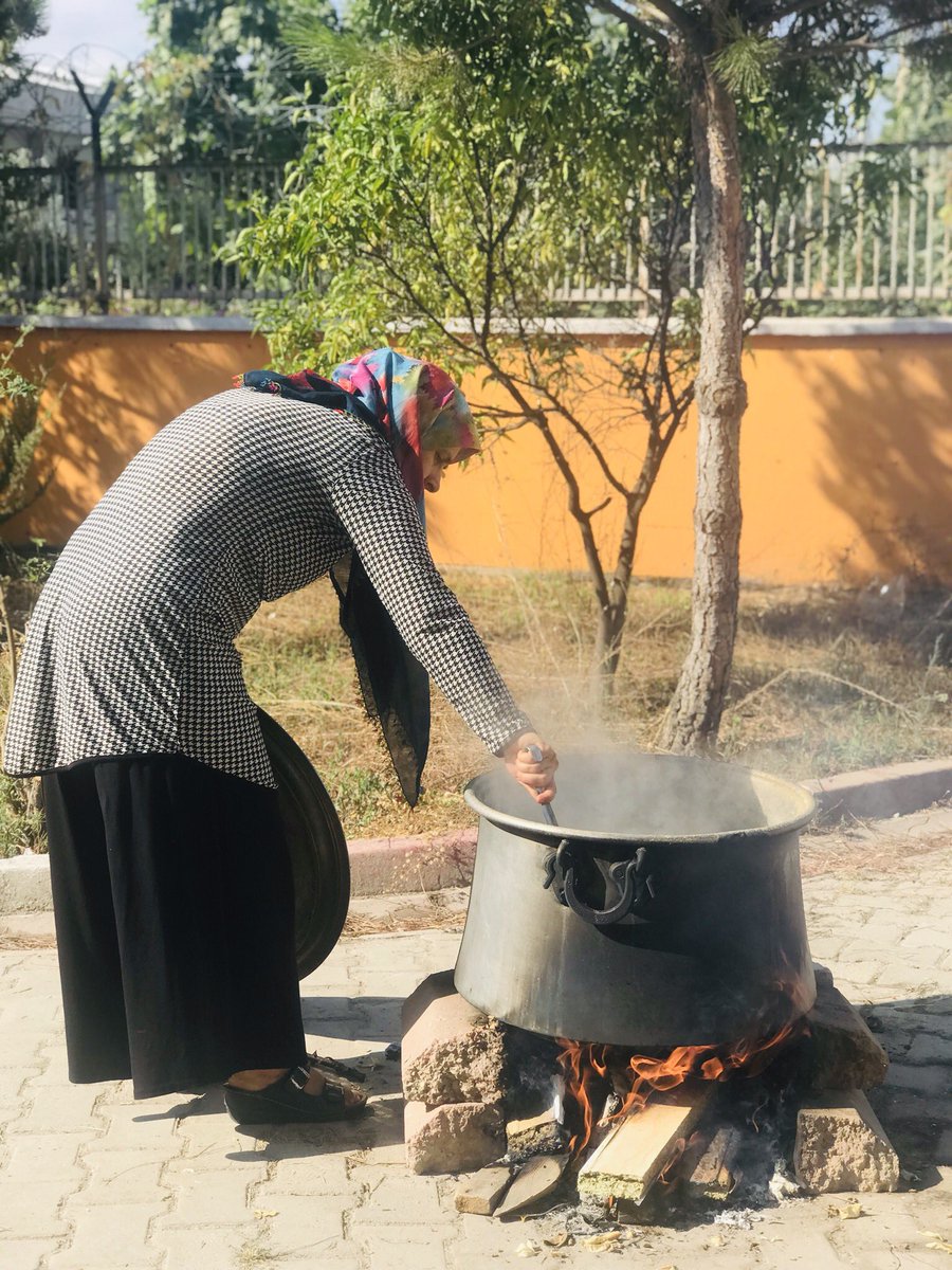 serifetopal01's tweet photo. Bugün gerçekleştirdiğimiz “Aşure Günü” etkinliğimizde emeği geçen tüm velilerimize teşekkür ederiz. https://t.co/A8UUJu9Ahl