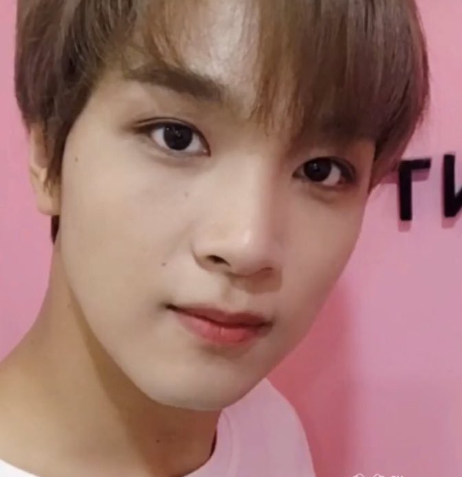 HaechanMexico's tweet photo. 190926 | @NCTsmtown 

Actualización de #Haechan en el instagram de SMTOWN Indonesia ✨💛🌻✨

-Petitehaechan https://t.co/wxvls1X6xN