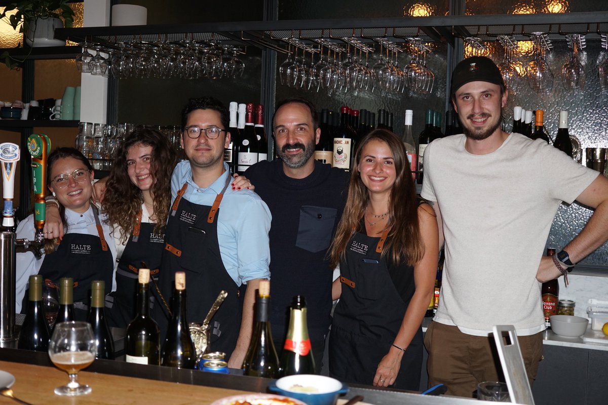 Retour sur notre soirée média à la Halte café + apéro !

Merci à tous les participants pour cette superbe soirée ! 

Si vous aussi vous voulez découvrir notre espace, n'hésitez pas à réserver votre table pour ne pas ratez les prochaines soirées "Jeudis apéro" au 514-781-0545!😉