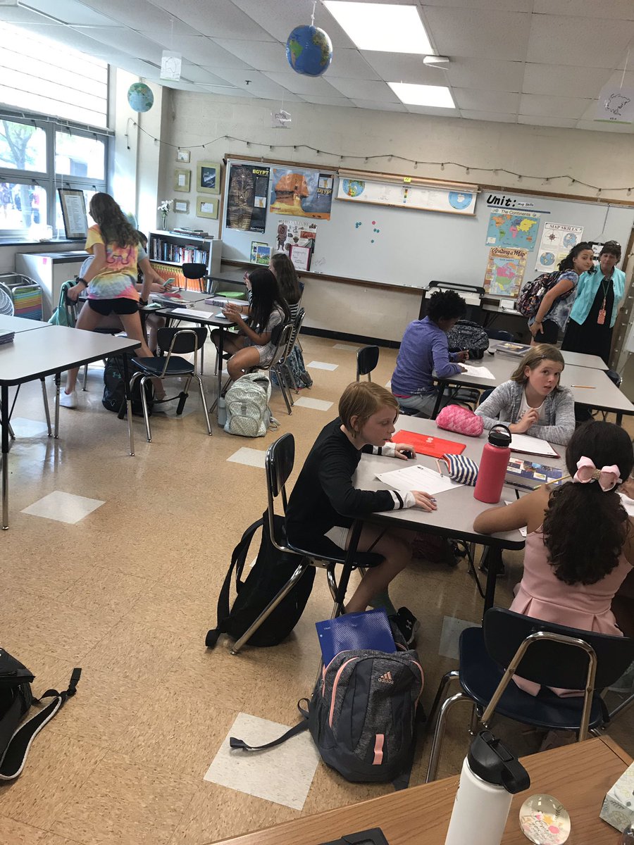 Ms. Roberts tweet media