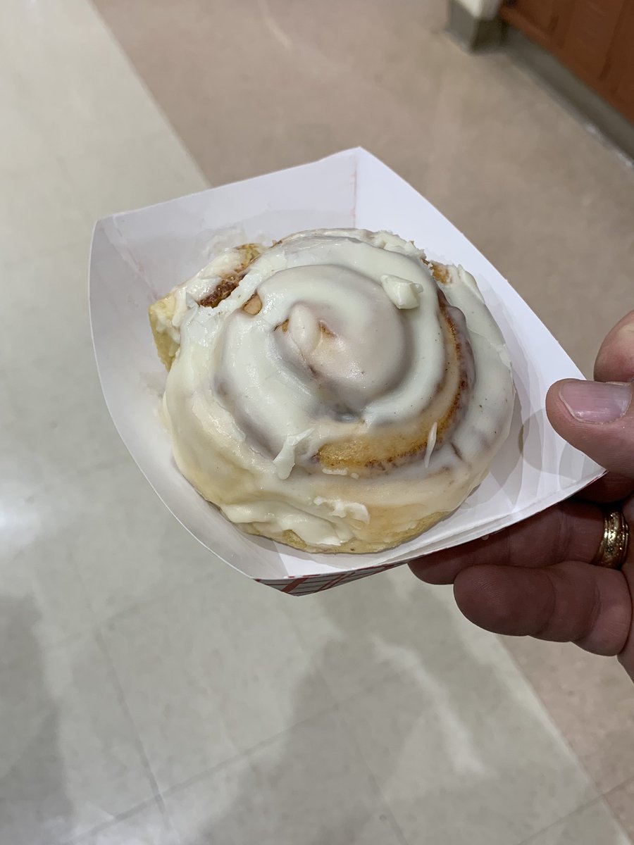 Dr_RussellEvans's tweet photo. Cinnamon Roll Thursday @NorthBeachHyaks!! No better way to start your day!! #NBSD1920 #HYAKSontheRISE #NorthBeachNation #HYAKSGiveYouWINGS https://t.co/PdythYdJq2