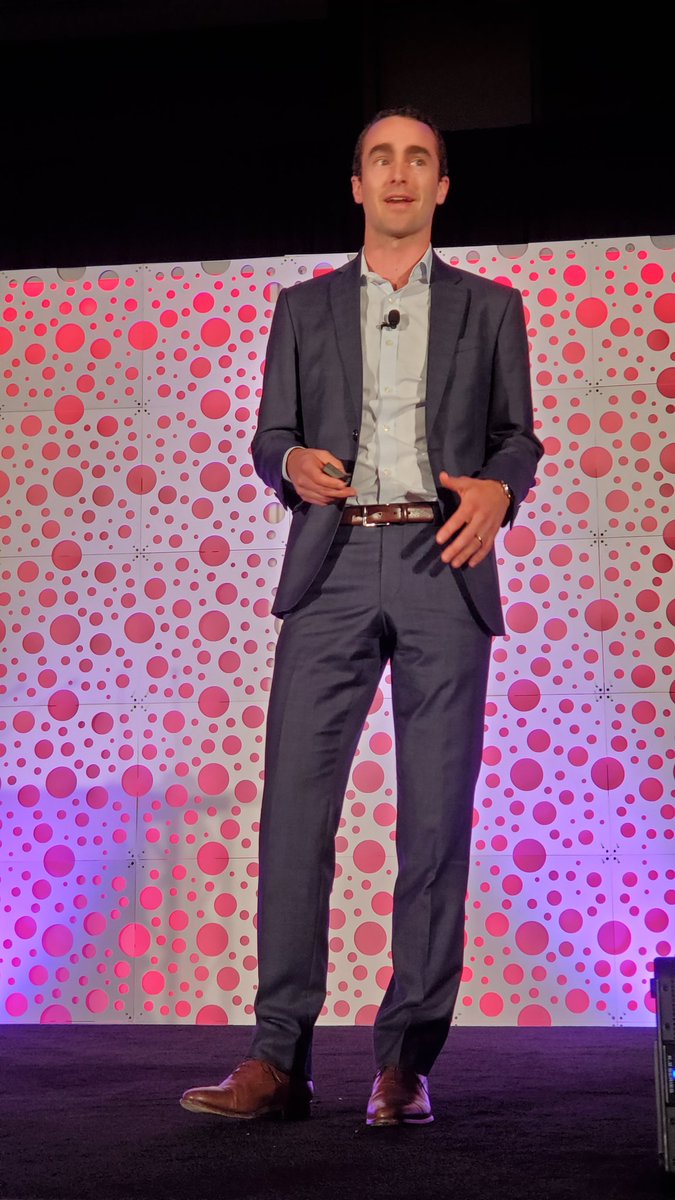 FurnitureToday's tweet image. Storis&apos;s Donnie Surdoval at Furniture Today NEXT Conference: A 5% increase in customer retention produces a 25% increase in profitability. #pbmnext