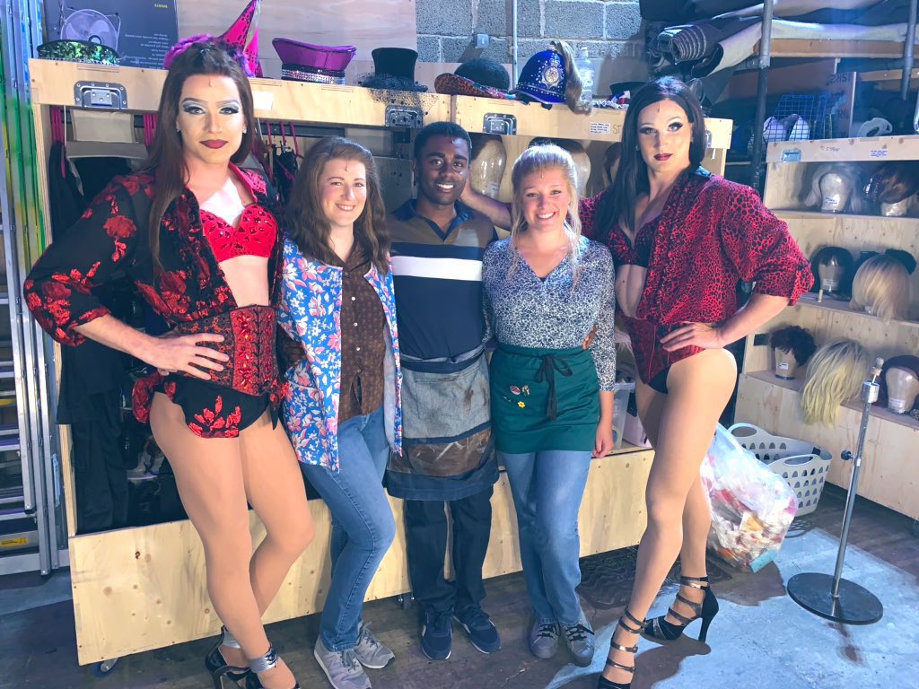 ItsJay1993's tweet photo. Another show and we’re all on! @NicolaCAvino @mcoxfox @jaseleigh @19GeorgeGrayson #swinglife @WestEndCovers @KinkyBootsUK https://t.co/4sHLprbAHi