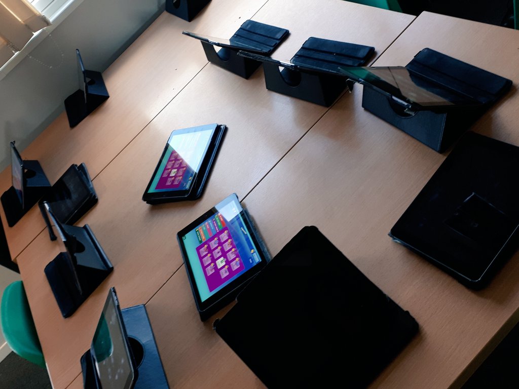 Lovely to see so many budding linguists at Open Evening tonight!! The warm welcome from the Languages department incuded an amazing buffet by honorary department member Linda, our world renowned (almost!) photo booth and iPad language games! SBI