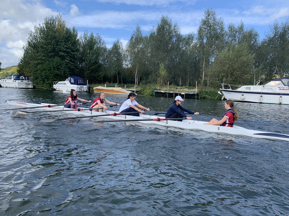 QueenAnnesBC's tweet photo. Another day, Another rowing pic! #alwayssnapping https://t.co/U63PTuonM4
