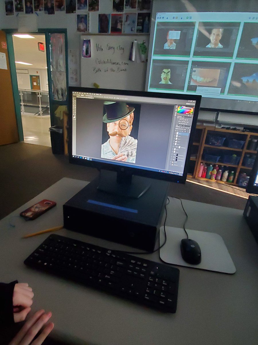 USD265_EHS's tweet image. You can do alot of different things with just one photograph. 
 Here, EHS Graphic Design Fundamentals class is using PhotoShop to alter an image. #technologyisamazing #tigernationproud