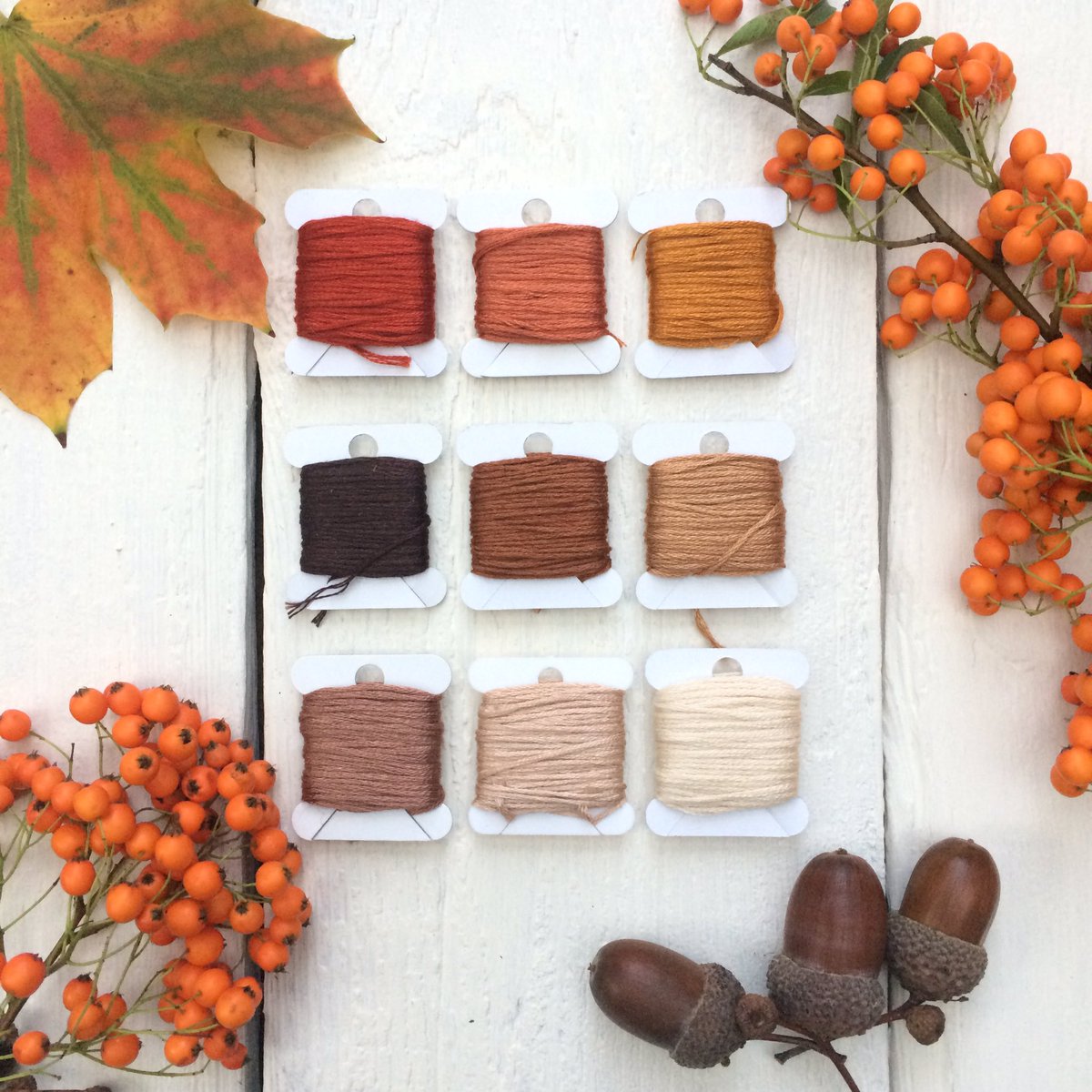 Playing with thread colour palettes for our new Autumn collection 🍂

#hannahburburydesigns #autumn #colour #embroiderythread #handembroidery #threadcolourpalette #mycreativelife #threadcolour #autumncolours #flatlay #autumnvibes🍁 #autumnstyle #loveautumn #newcollection