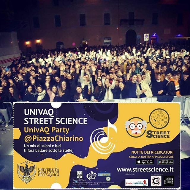 univaq's tweet photo. Piazza Chiarino un anno fa ricordate? E oggi?
UnivAQ Party @PiazzaChiarino Il party finale di #StreetScience2019 di #UnivAQ per la Notte dei Ricercatori
Siete pronti anche quest'anno a ballare sotto le stelle?
Vi aspettiamo venerdì 27 settembre dalle … https://t.co/R5XRRTxoSy https://t.co/BxwwhiHOy5