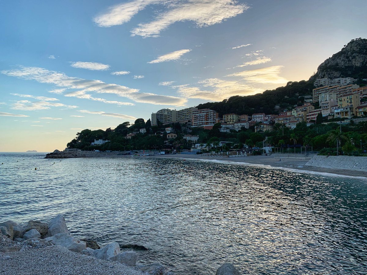 aOSComm's tweet image. End of a great day on the beach #aOSMonaco #aOSRocks