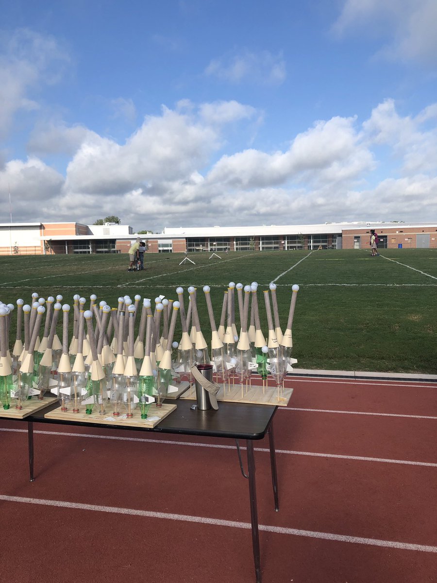 drWatsATM18's tweet photo. First Krueger School of Applied Technologies (KSAT) Launch of the year-6K’s bottle rocket launched by water pressure. @PRINCIPALRUBIO
@6_ksat @WeTeachKSAT_CTE @ksatsbest @NEISDCTE #RootEdKSAT https://t.co/1RN8MHh6wj