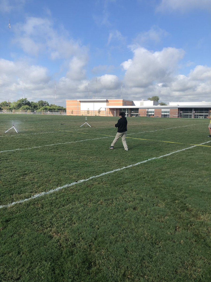 drWatsATM18's tweet photo. First Krueger School of Applied Technologies (KSAT) Launch of the year-6K’s bottle rocket launched by water pressure. @PRINCIPALRUBIO
@6_ksat @WeTeachKSAT_CTE @ksatsbest @NEISDCTE #RootEdKSAT https://t.co/1RN8MHh6wj