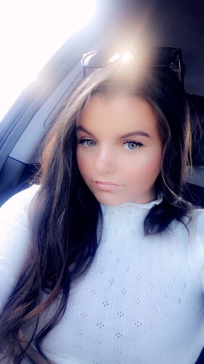 Xo2Red's tweet photo. You can see the power in my eyes💸

#findom #drain #rtgame #requestgame #femdom #paypig #humanatm #sub https://t.co/nGEINqfCfA