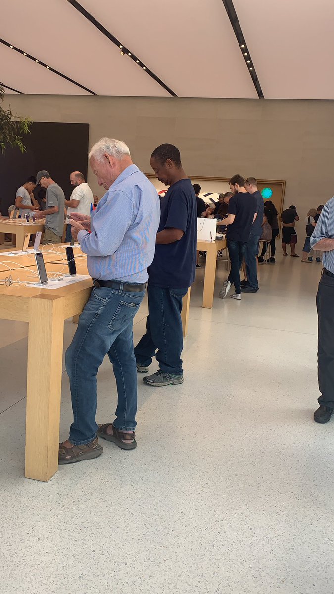 _sabssss_'s tweet image. Must have found out what that camera do
#apple #wideanglecamera #iphone11